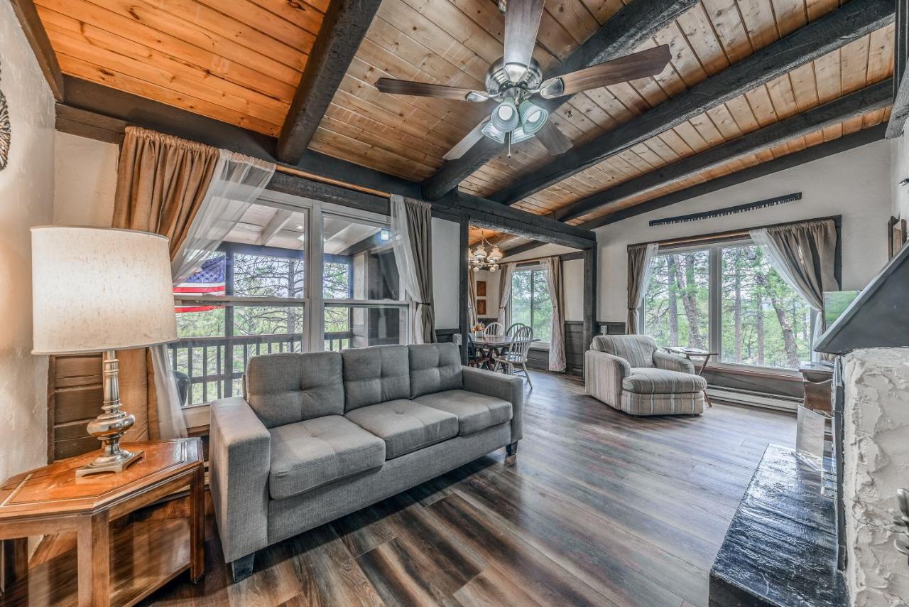 Rustling Pines - B&B
