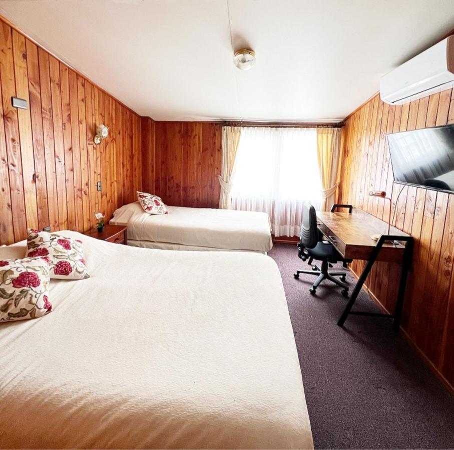 Doppel- oder Zweibettzimmer