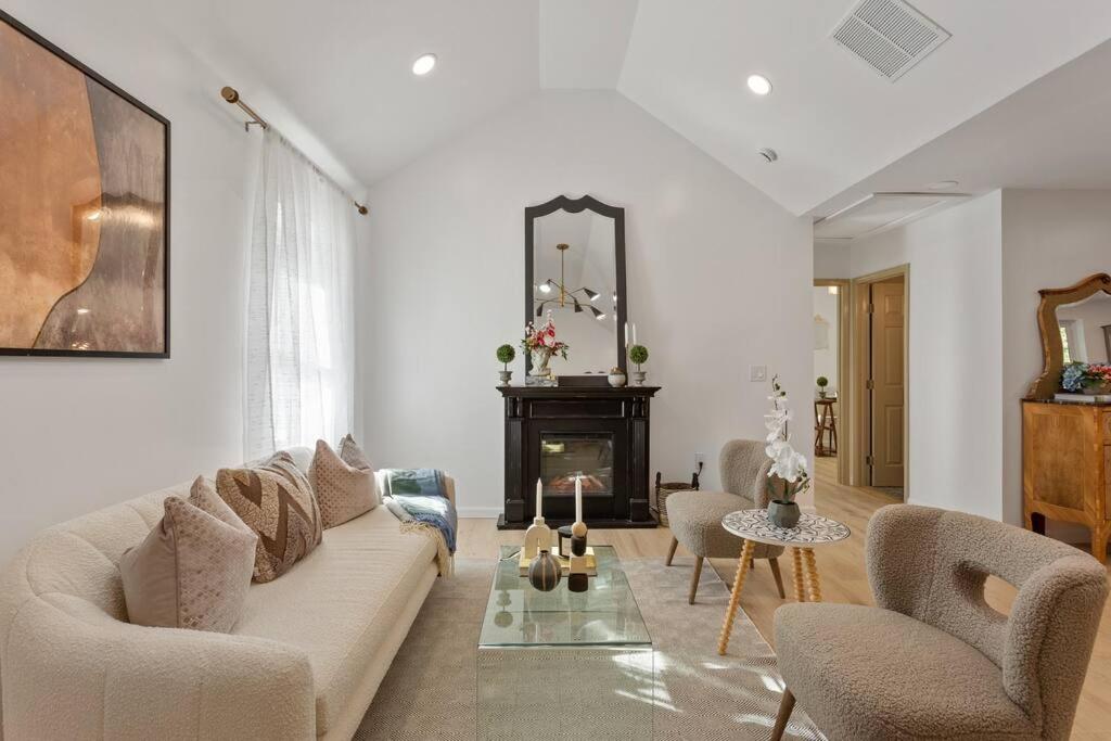 Modern 4 bedroom luxury bungalow in heart of ATL - Bed and Breakfast