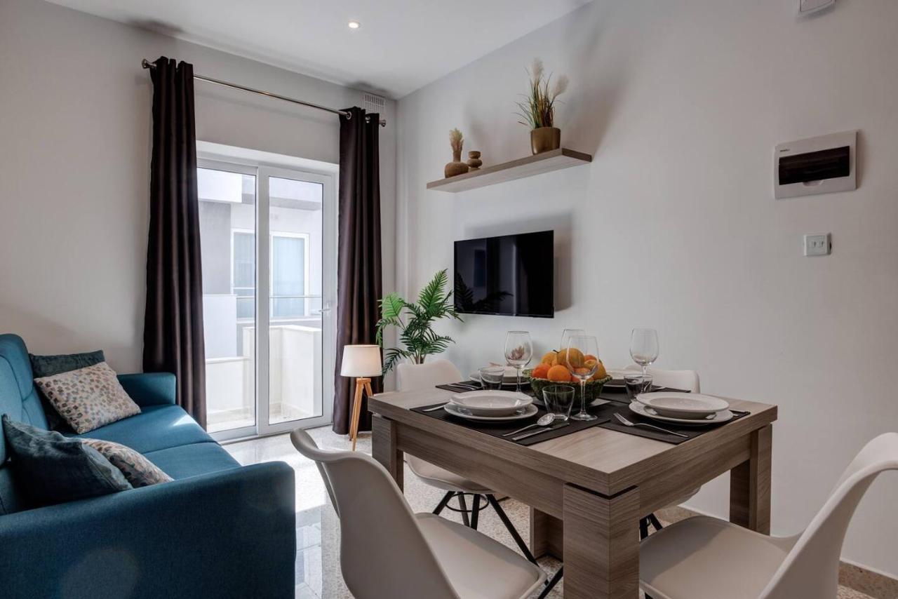 Double or Twin Room with Private Bathroom