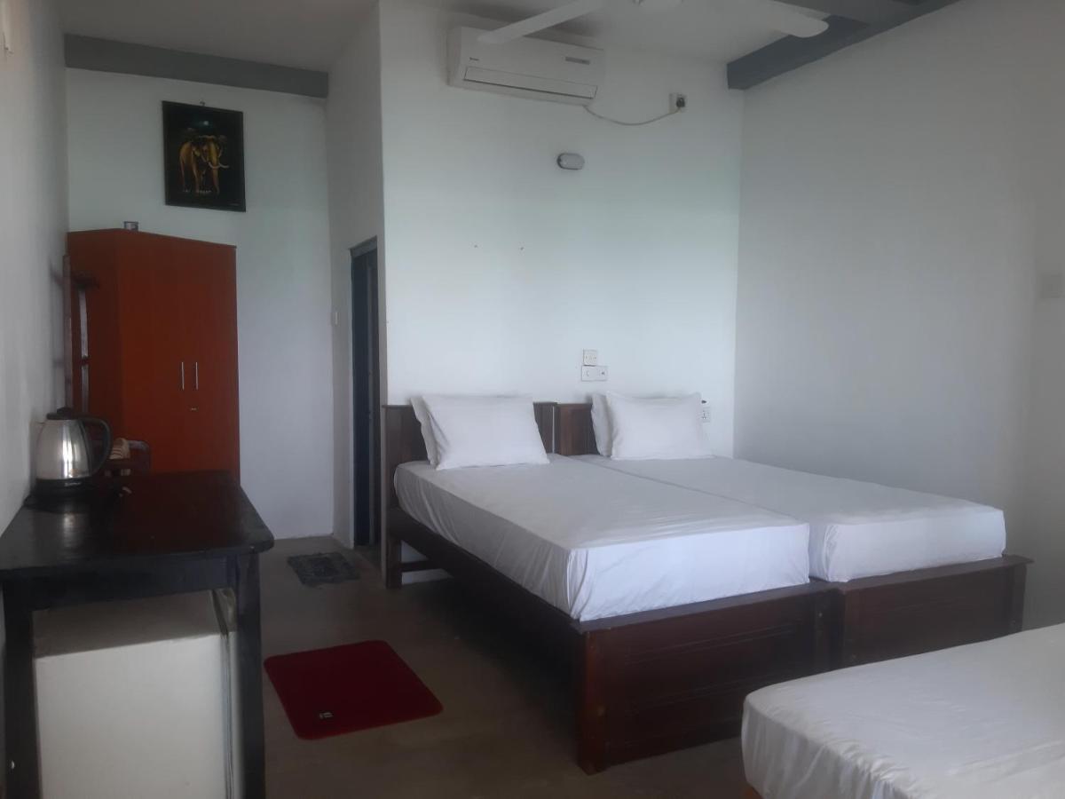 Standard Twin Room with Sea View