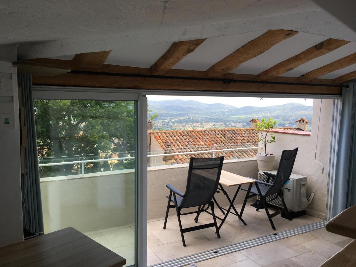 Studio le Nid, vue mer, village et collines avec terrasse - B&B Bormes-les-Mimosas