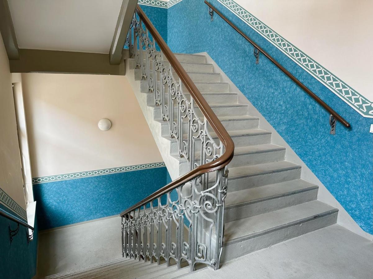 MEOS 3 -Zentrum-Hofblick-Gym-Netflix - B&B Leipzig