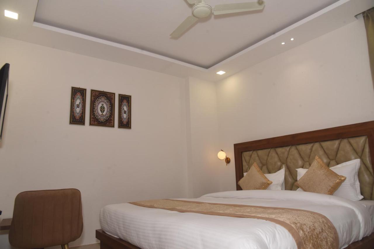 B&B Deoghar - HOTEL LAWANG SIGNAGE - Bed and Breakfast Deoghar