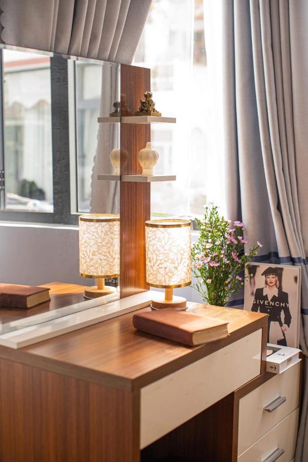 Leila House - DaNang Central - 3BRs - Free Airport Shuttle - Bed and Breakfast