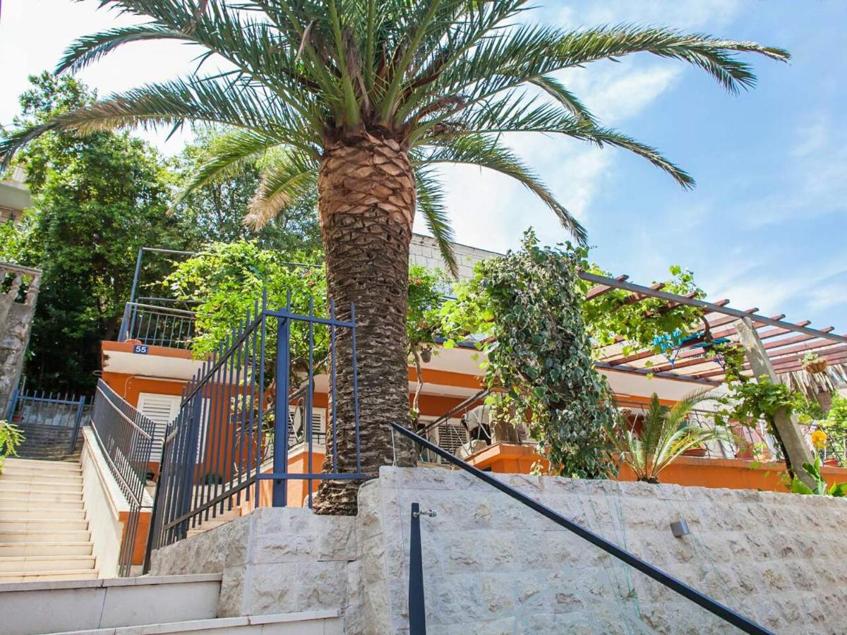 Guest House Amfora - Bed and Breakfast