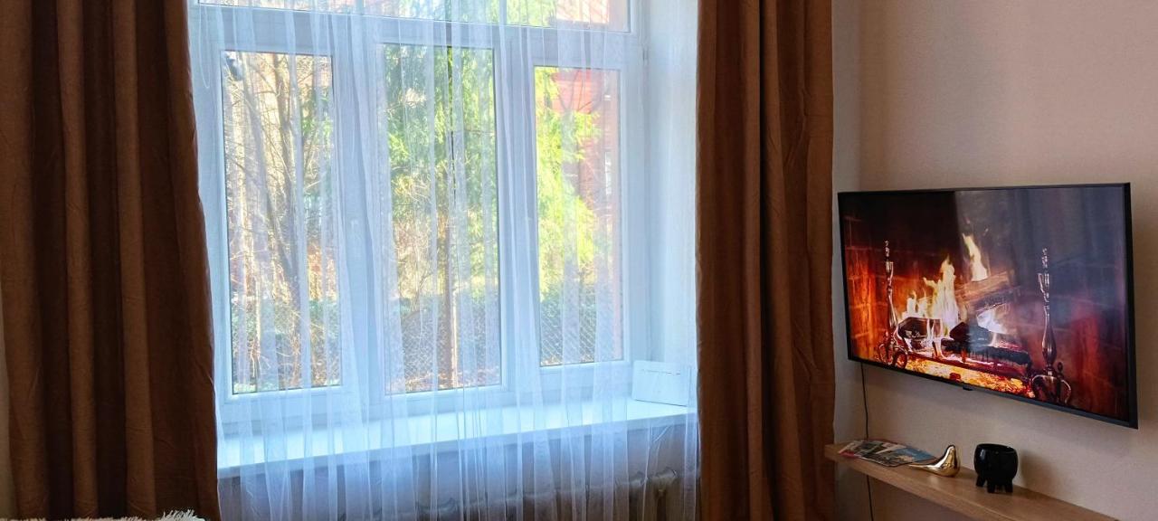 Cozy & Bright Apartment with Park Nearby - FREE parking, Central Riga, up to 5 guests - Chambres d'hôtes Riga