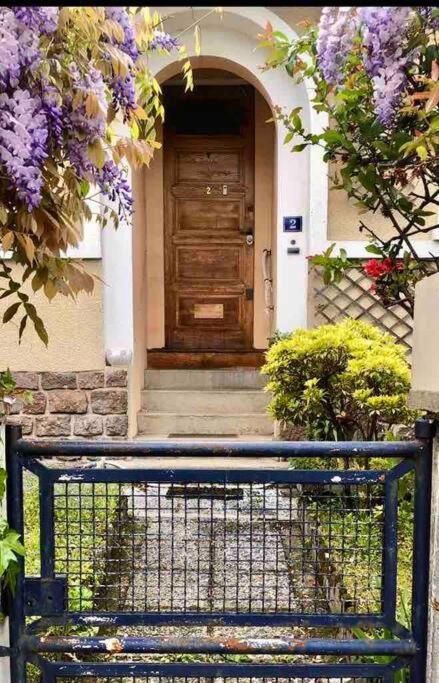 Maison centre hyper calme au vert - Bed and Breakfast