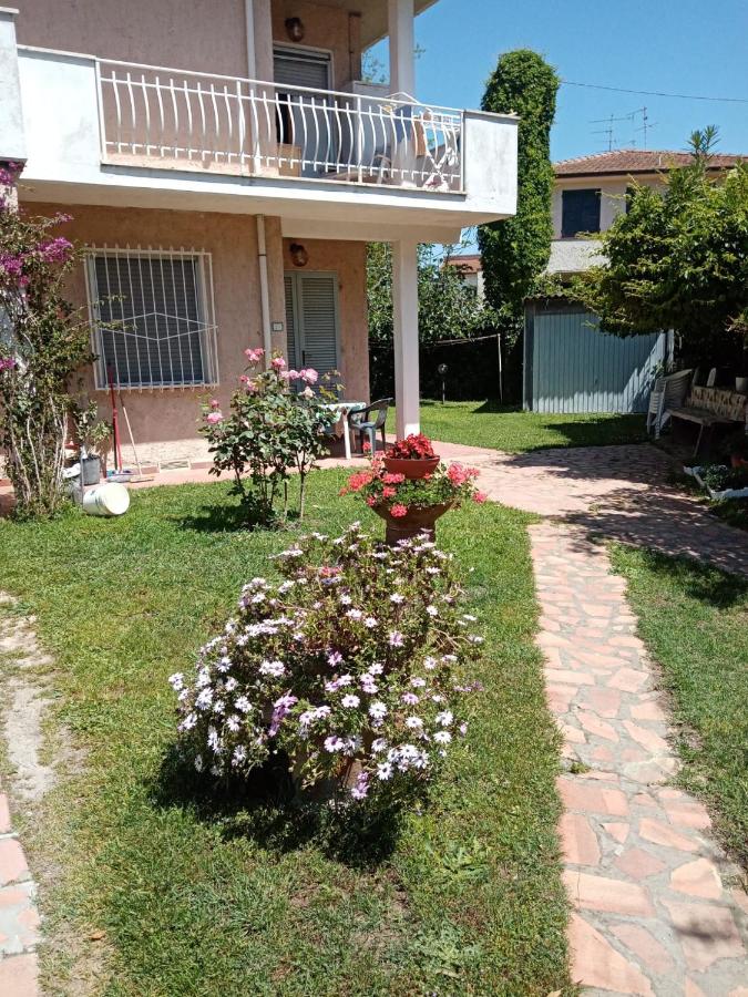 VIA PO MARINA DI CASTAGNETO CARDUCCI - B&B