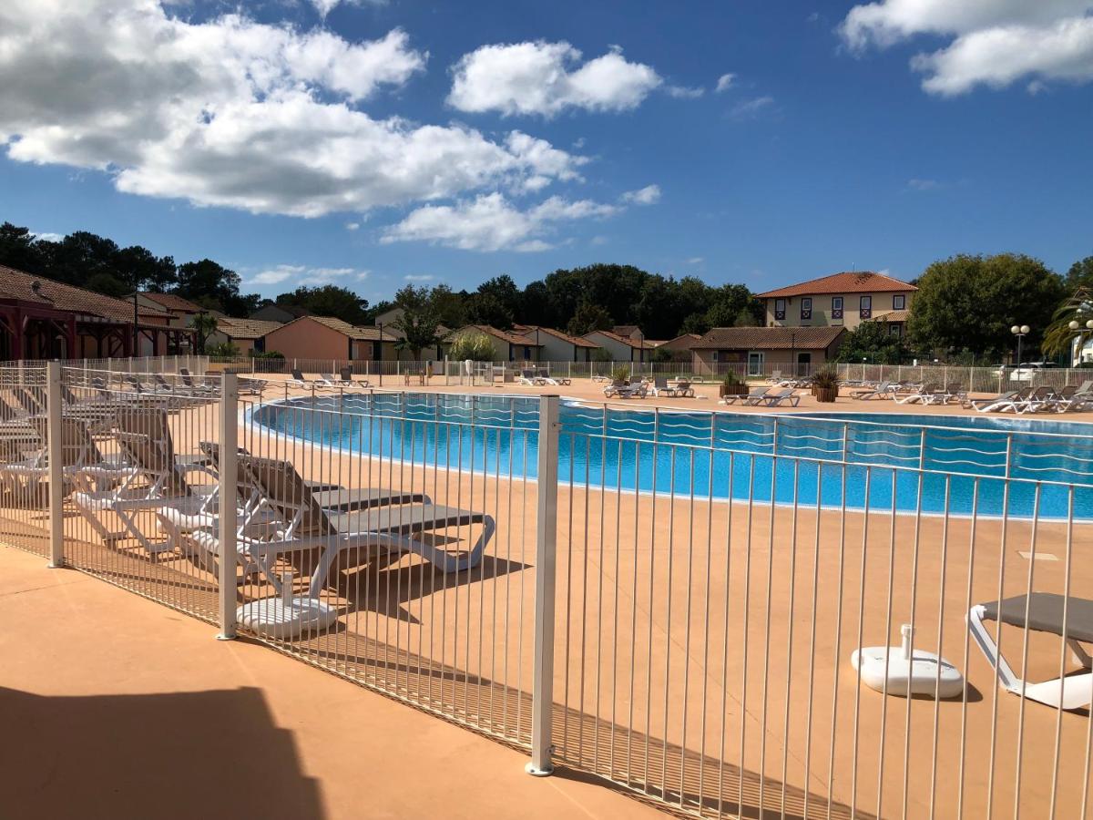 *Jolie maison proche plage et lac marin, avec piscine, tennis à Soustons Plage* - B&B Soustons