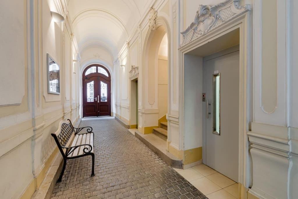 Deluxe suite in prime location - B&B Praga