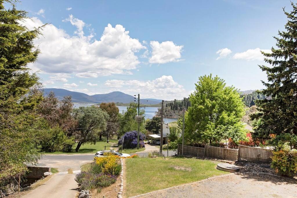 B&B Jindabyne - Jindabyne Peaceful Lakeside Escape - Bed and Breakfast Jindabyne