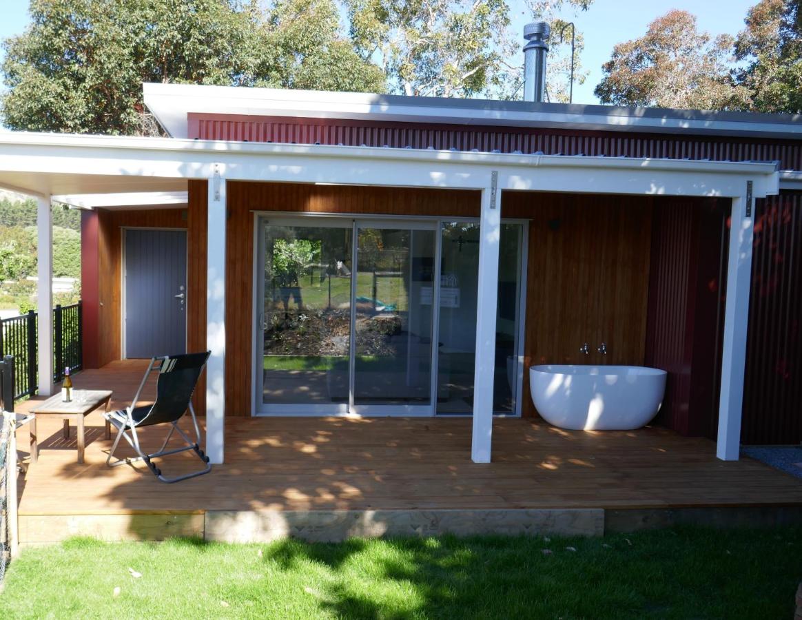 B&B Paraparaumu - The Tree house - Bed and Breakfast Paraparaumu