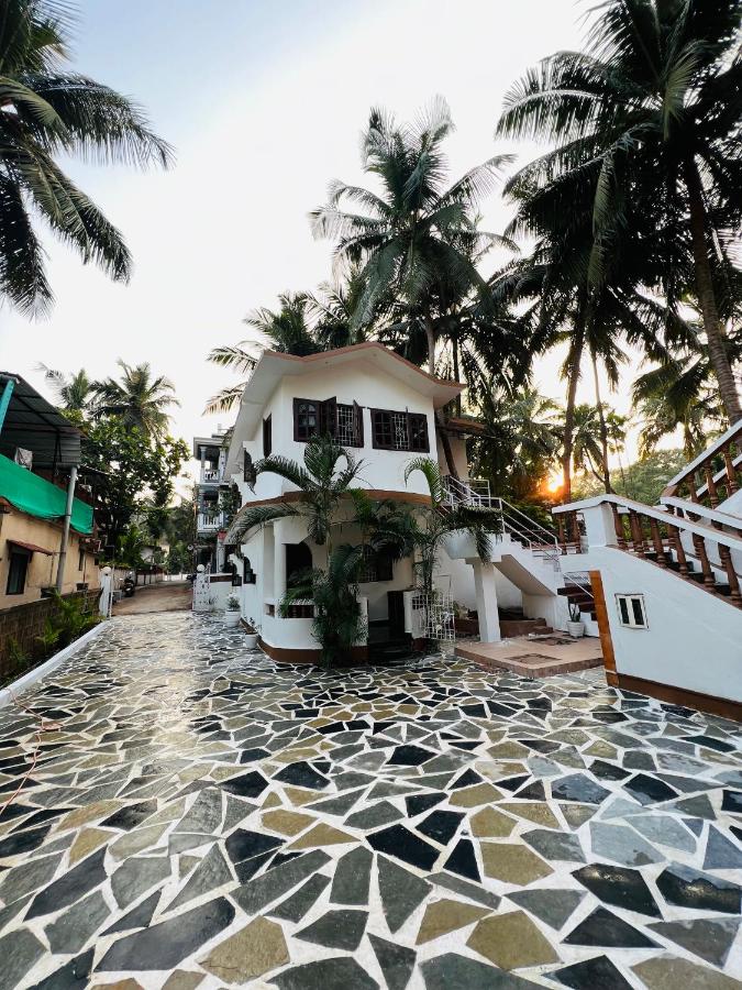 Camera Matrimoniale con Balcone (2 Adulti + 1 Bambino)