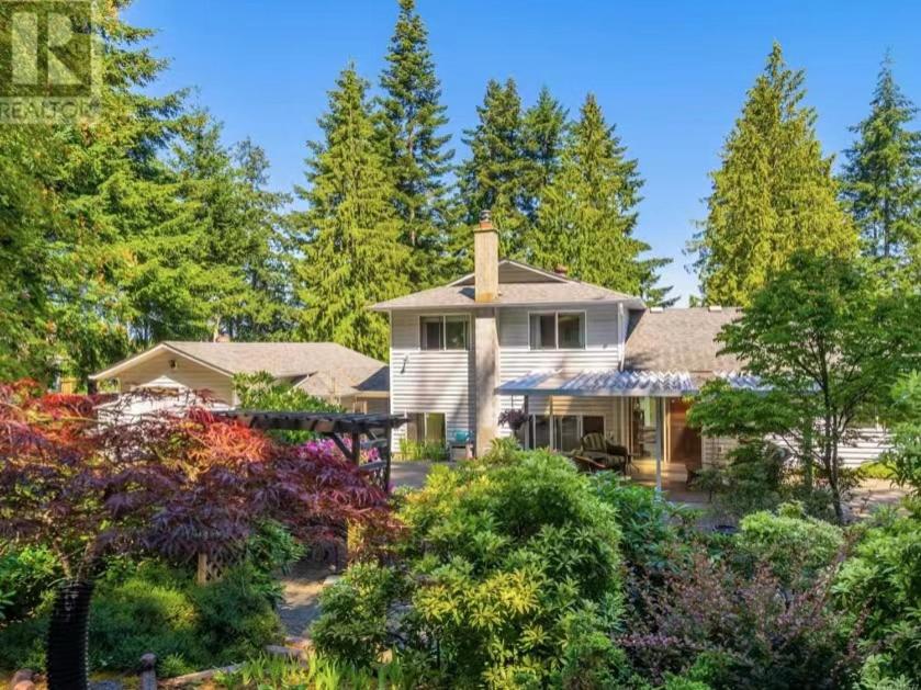 Beautiful home with one acre land for leisure time in Vancouver Island - Bed and Breakfast