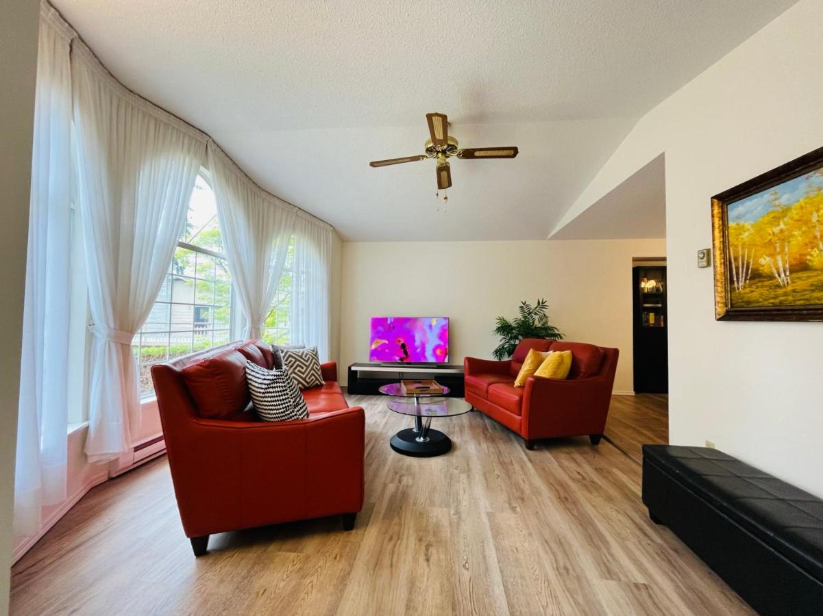 Beautiful home with one acre land for leisure time in Vancouver Island - Chambres d'hôtes Nanaimo