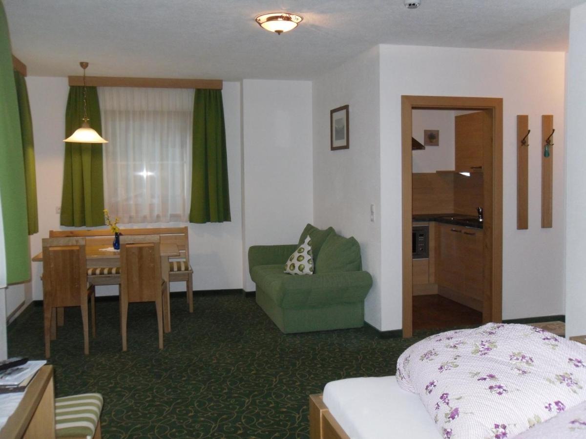 Studio (2-3 Adults)