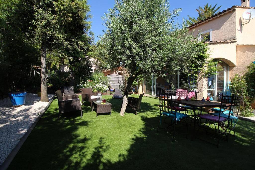 Valbonne - Villa dans le domaine privé Val d'Azur avec piscine, tennis - Chambres d'hôtes Valbonne