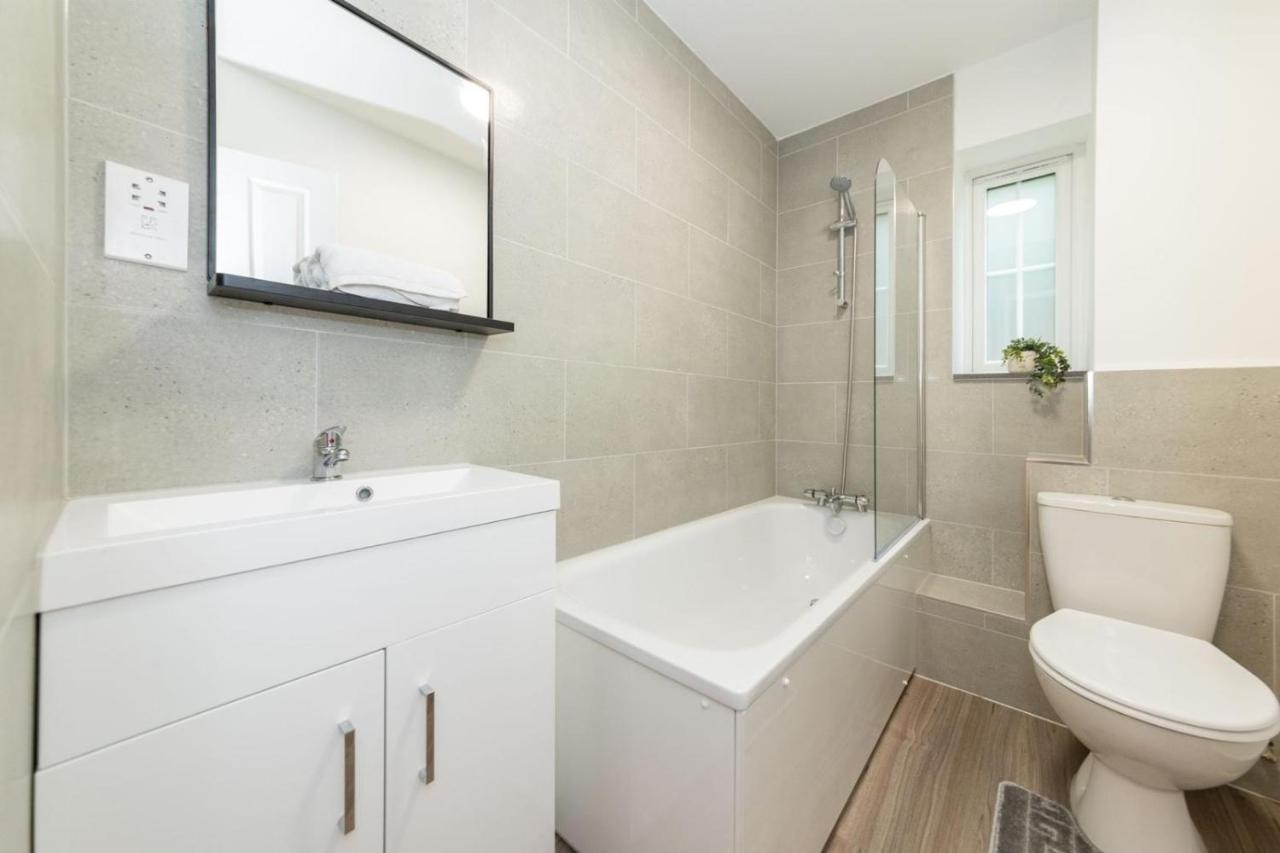 2 Bedroom Flat Free Parking - Bed and Breakfast Reading