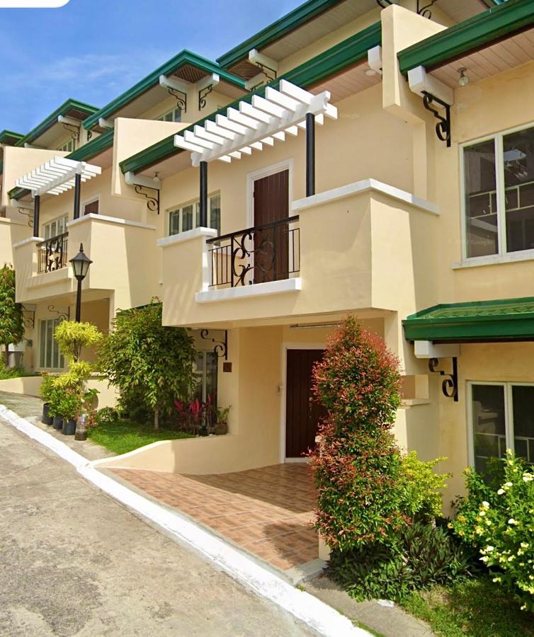 Bonel Townhouse Tagaytay - B&B