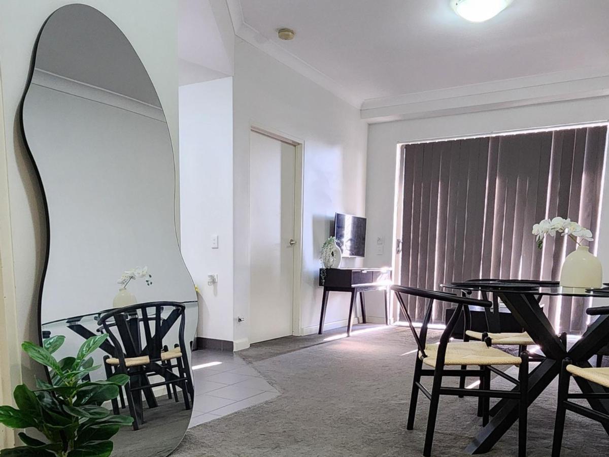 B&B Merrylands - Merrylands Hidden Gem! one Bedroom Apartment - Bed and Breakfast Merrylands