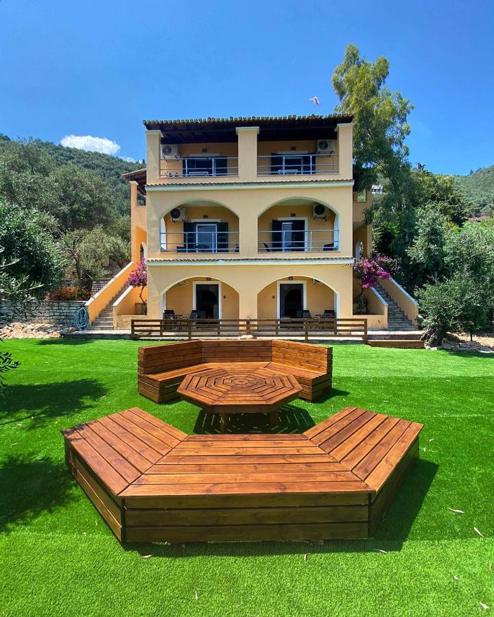 Silent Bay Boutique Apartments Nisaki - Ferienwohnung Katávolos