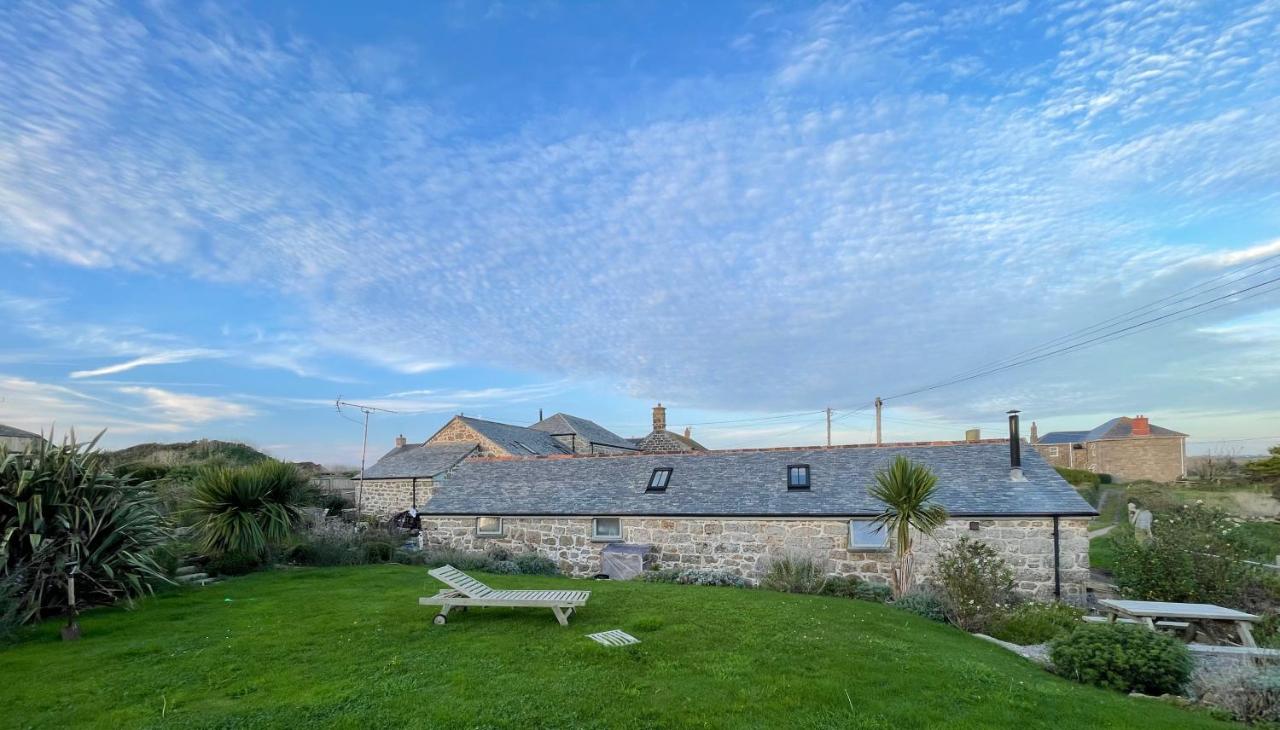 B&B Porthcurno - Trengothal Barn - Bed and Breakfast Porthcurno