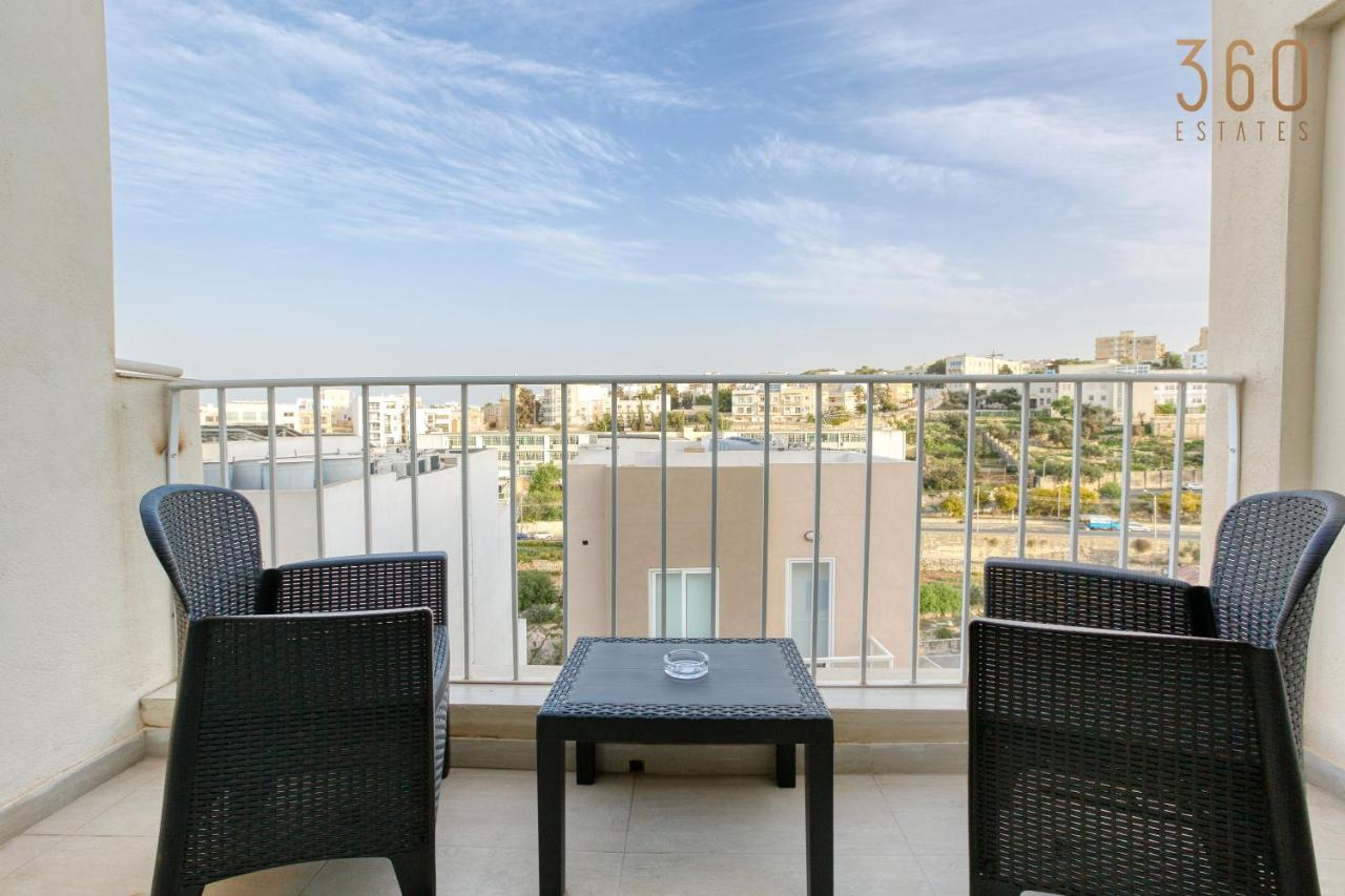 B&B Tal-Għoqod - A lovely designer Apt with Balcony in St' Julians by 360 Estates - Bed and Breakfast Tal-Għoqod