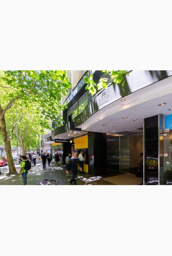 Bright City Views Melbourne Central Penthouse on Collins - B&B Melbourne