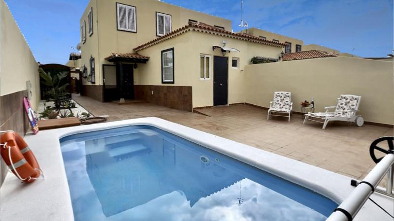 B&B Las Rosas - Lovely Villa Magnolia with pool, BBQ and WiFi in Tenerife South - Bed and Breakfast Las Rosas