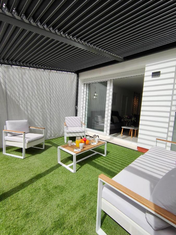 Casa Mallen, con amplia terraza, en el barrio de Nervión - B&B