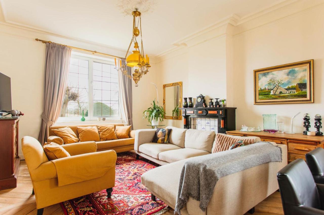 Beautiful mansion with swimming pool and jacuzzi - B&B