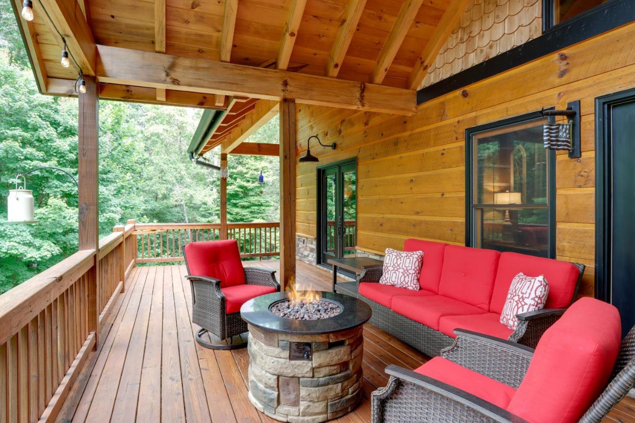 Spacious Blue Ridge Cabin with Private Hot Tub! - Ferienwohnung