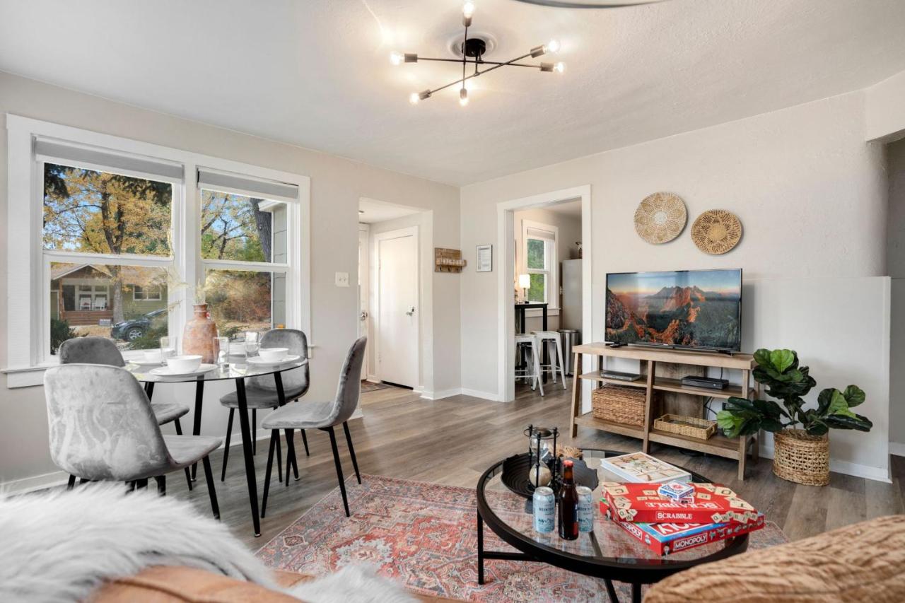 Charming Old Town Bungalow with Free Cruiser Bikes - Ferienwohnung