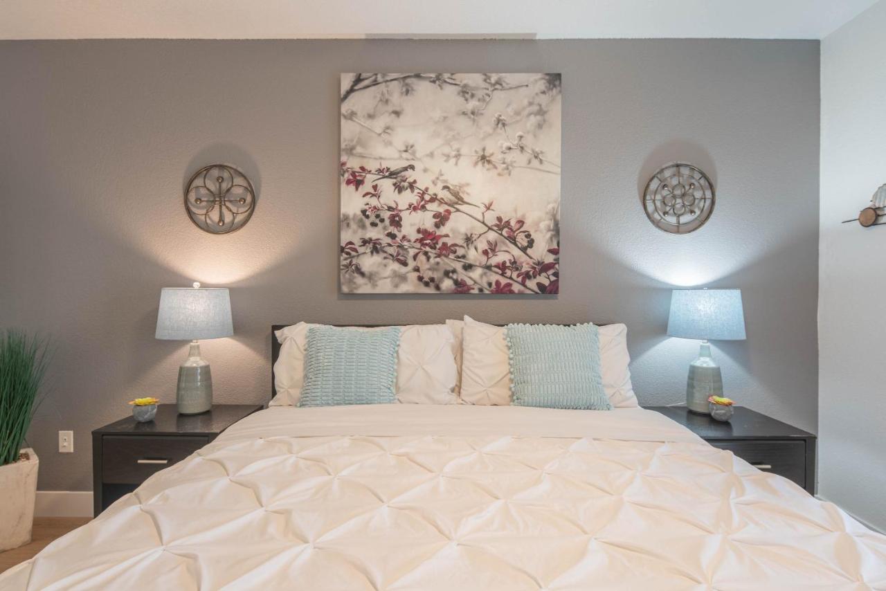King Bed Remodeled and Walkable Adjacent Kierland Golf - Bed and Breakfast Scottsdale