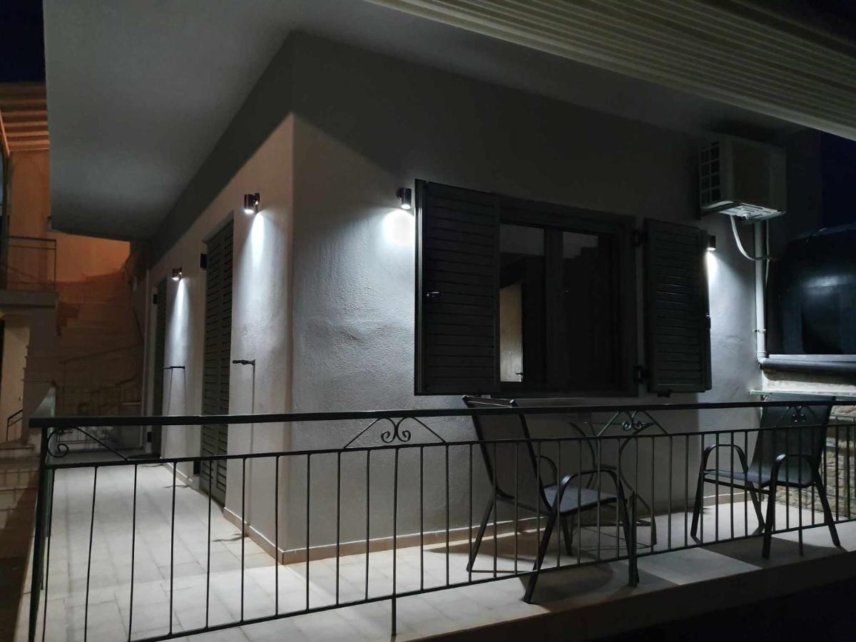 Loupino Couples Romance - B&B