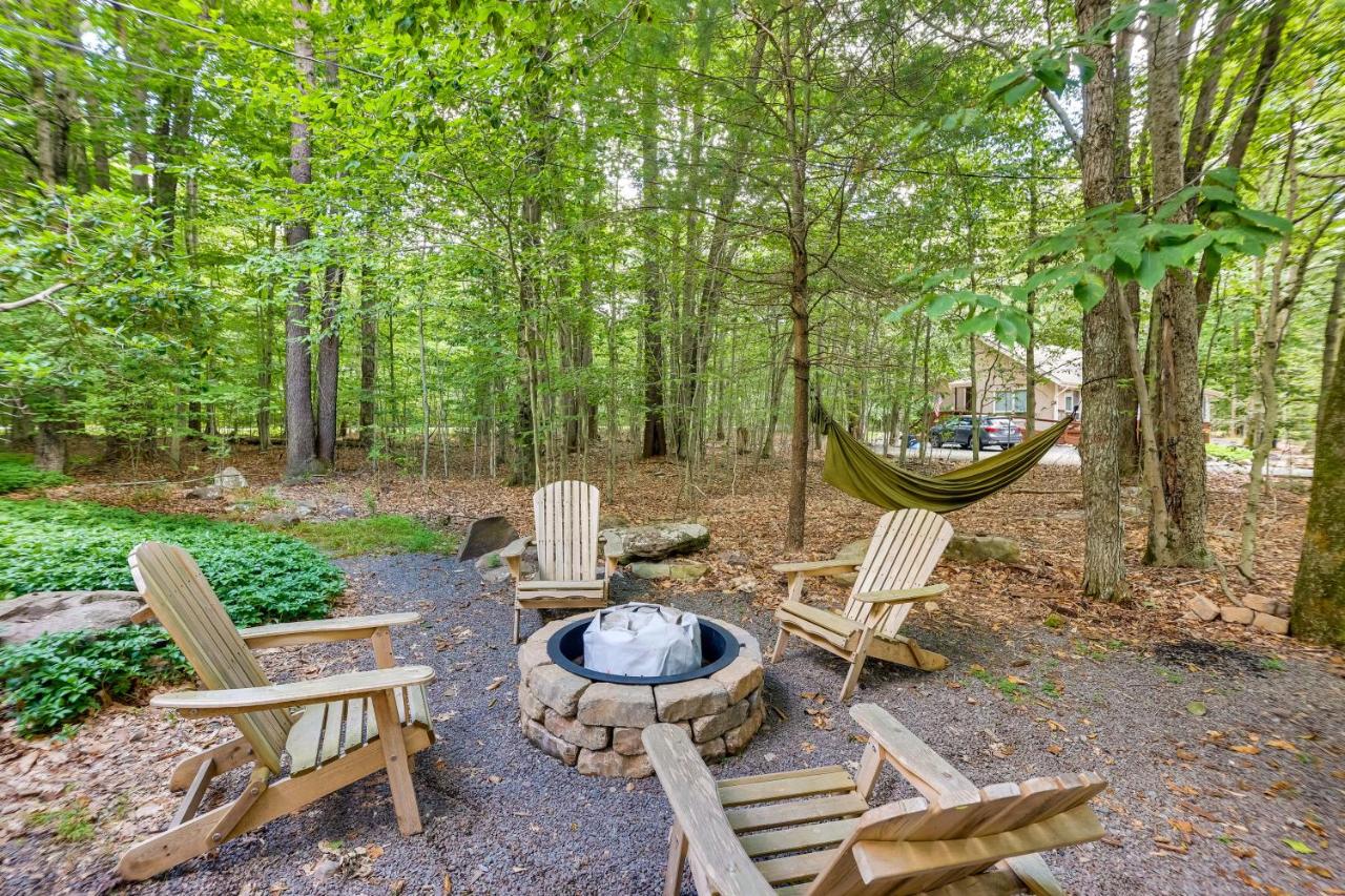 B&B Pocono Pines - Peaceful Poconos Hideaway Grill and Fire Pit! - Bed and Breakfast Pocono Pines