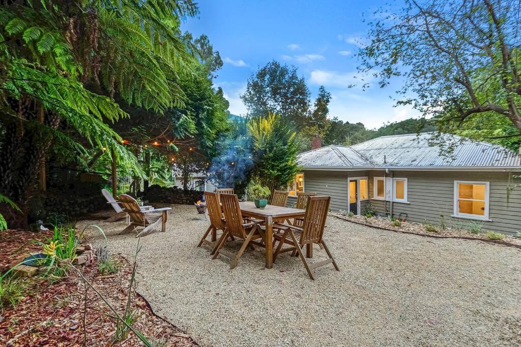 Harrys House Warburton - Peaceful Riverside cottage in the perfect location - Chambres d'hôtes Warburton