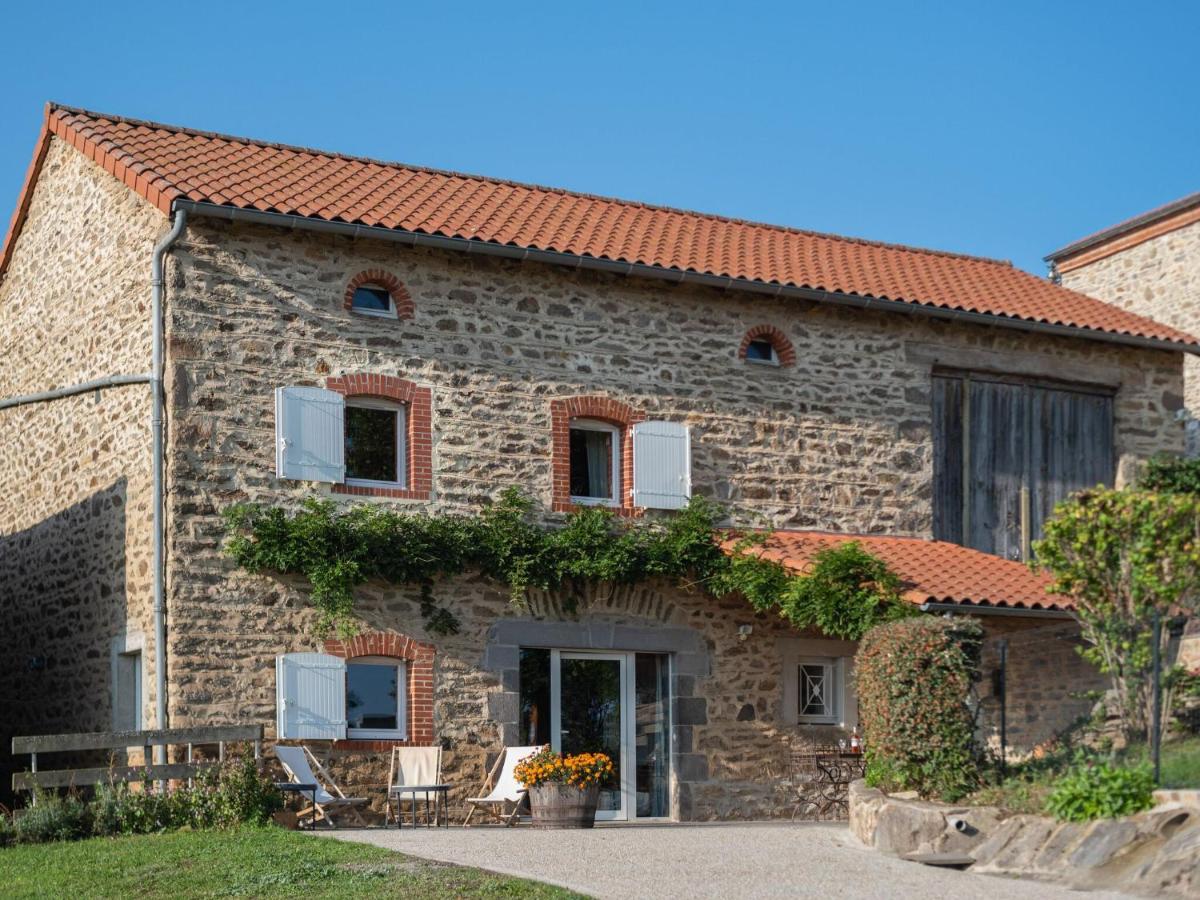 B&B Saint-Beauzire - Holiday Home in Saint Beauzire with Garden and Private Terrace - Bed and Breakfast Saint-Beauzire