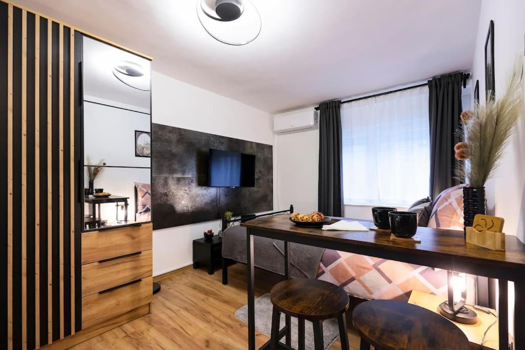 B&B Zagreb - Blackwood Haven: Modern Escape - Bed and Breakfast Zagreb