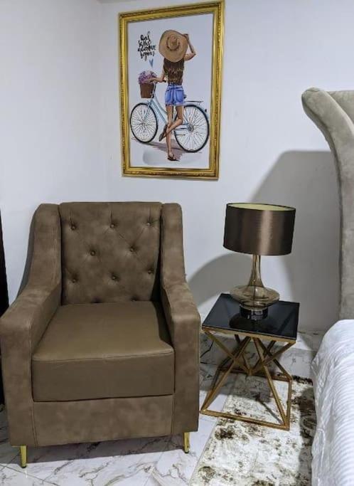 B&B Lagos - Mars Room (Wi-Fi and smart TV) Ikoyi - Bed and Breakfast Lagos