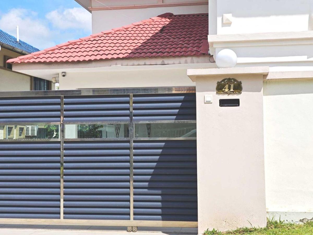 Big Homestay near Bukit Indah - Eco Botanic - Legoland - Horizon Hill - Bed and Breakfast