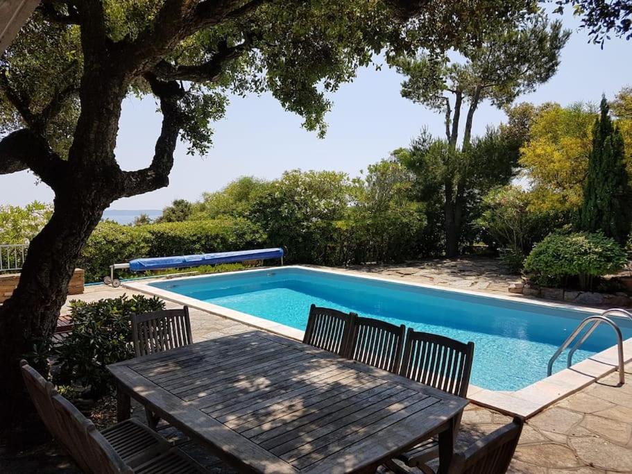 Gaou Benat magnifique villa vue mer avec piscine - Ferienwohnung Bormes-les-Mimosas