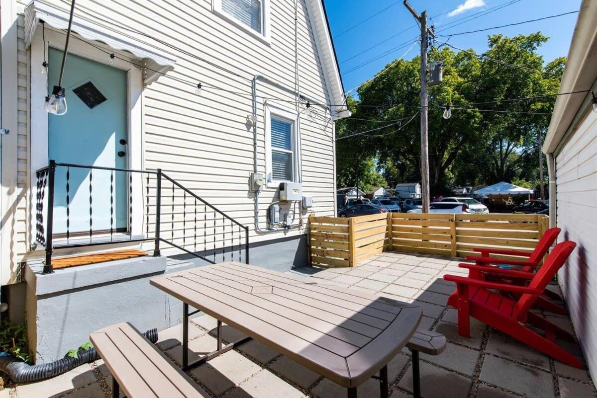 Charming home near Churchill Ds and Expo Center - B&B