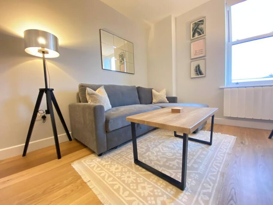 Brand New Central Apartment Southampton with Parking & SuperKing Bed - Sleeps up to 4 - B&B
