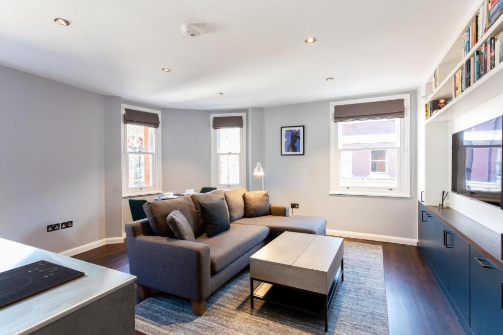 Stunning Soho Flat, next to Theatres & China Town! - B&B