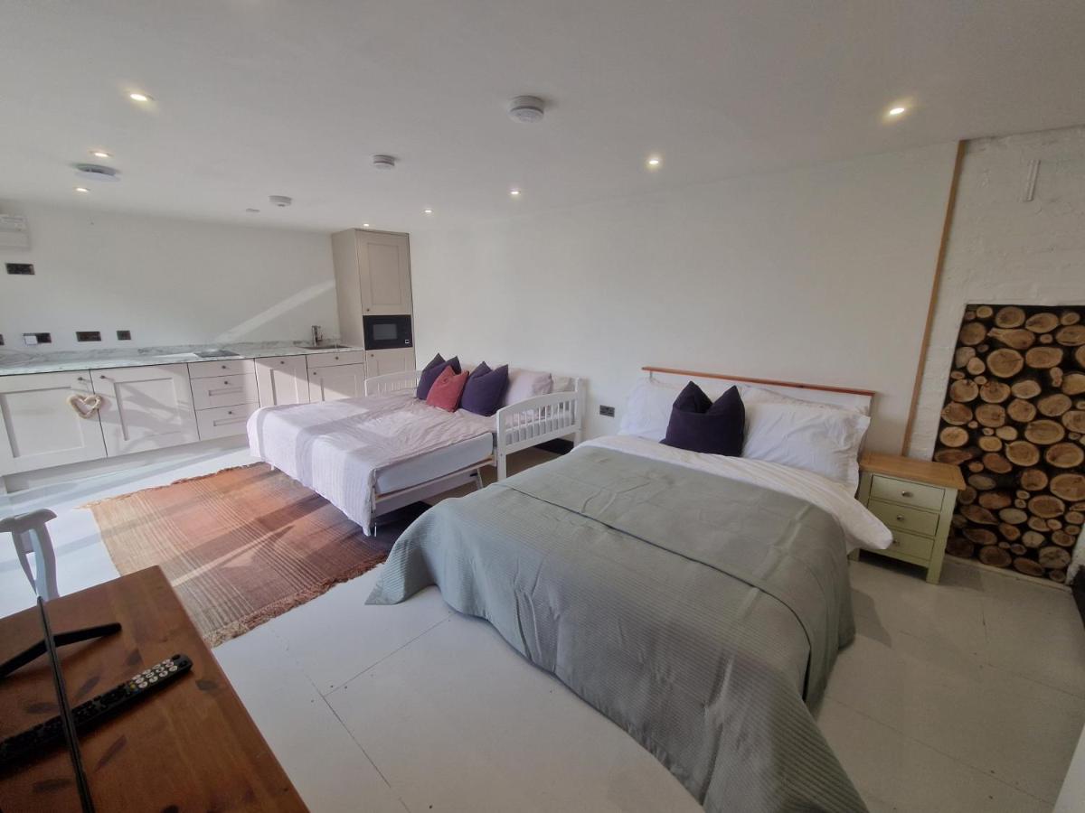Garden Apartment, sleeps 4 - B&B
