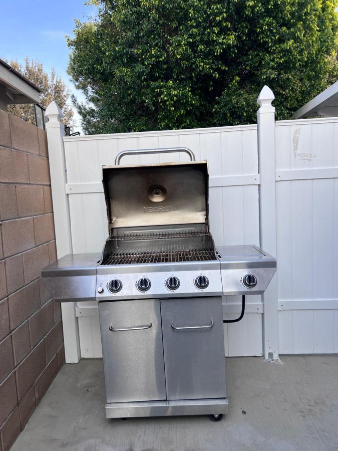 NEW! 2-Bedroom Fontana Guest House close to Kaiser Permanente - B&B