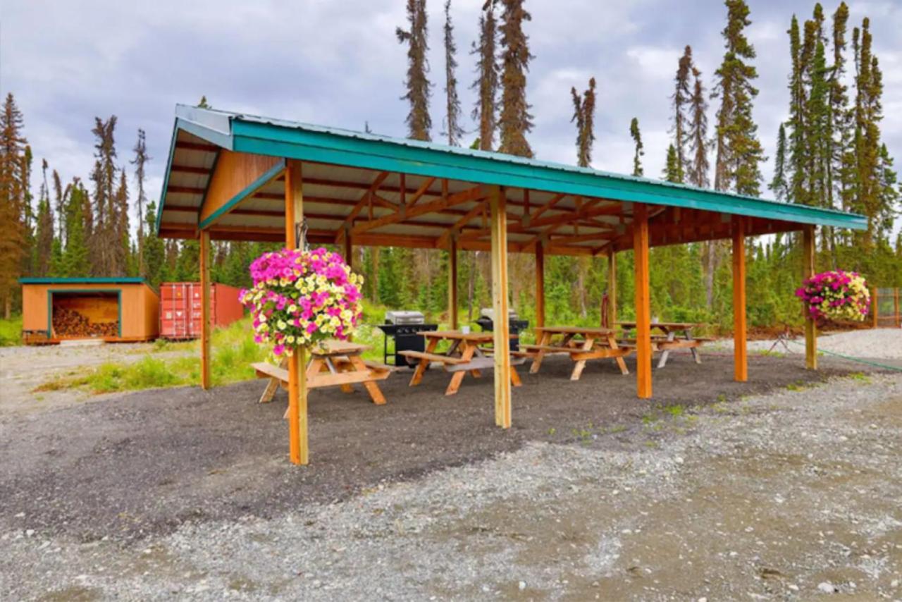 Red Salmon Retreat, Cabin 8 at Lower Kenai Lodge - B&B