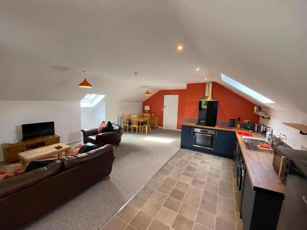 B&B Clodock - stylish and modern Spacious 2 bedroom apartment - Bed and Breakfast Clodock